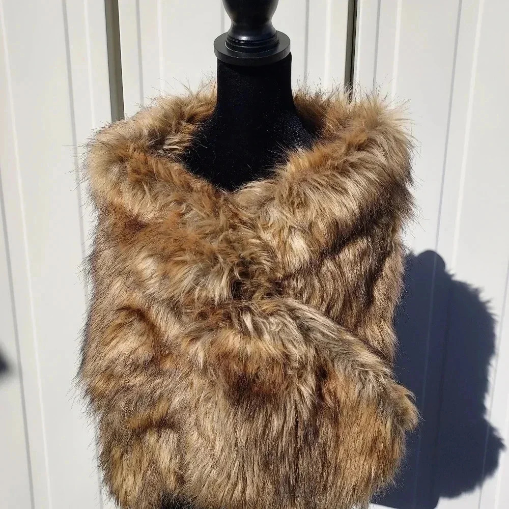 Faux Fur Wrap - Picture 7 of 9